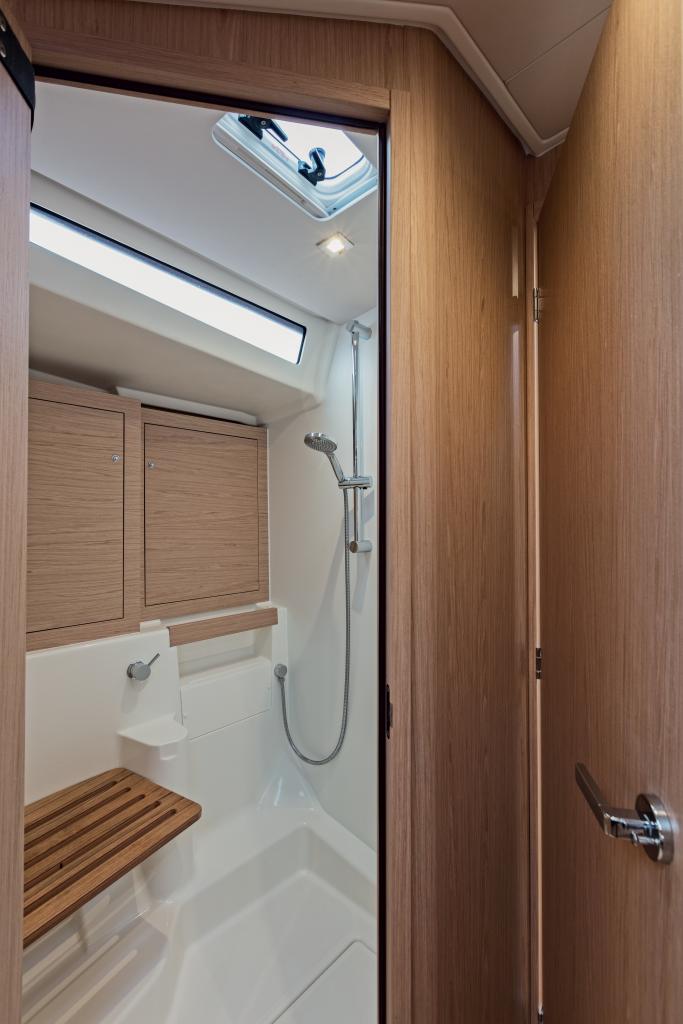Beneteau Oceanis 51.1 Interior 