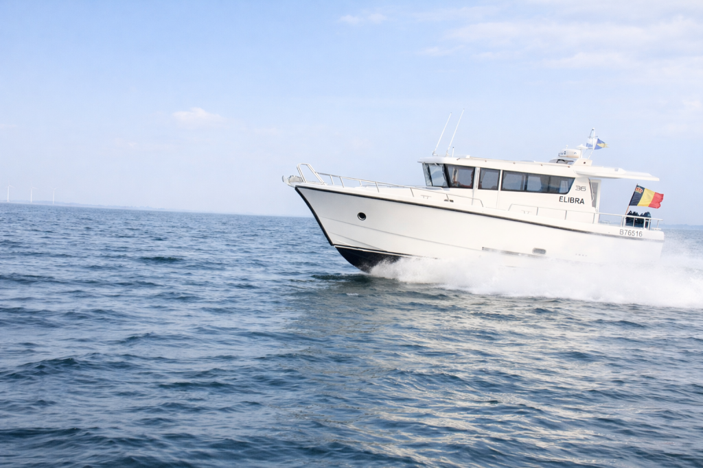sargo-31-aft-underway-action.jpg