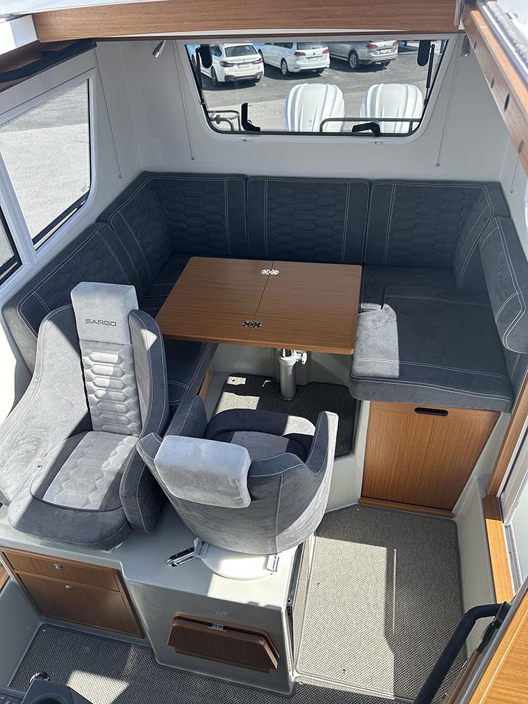 sargo-28-outboard-cabin.jpg