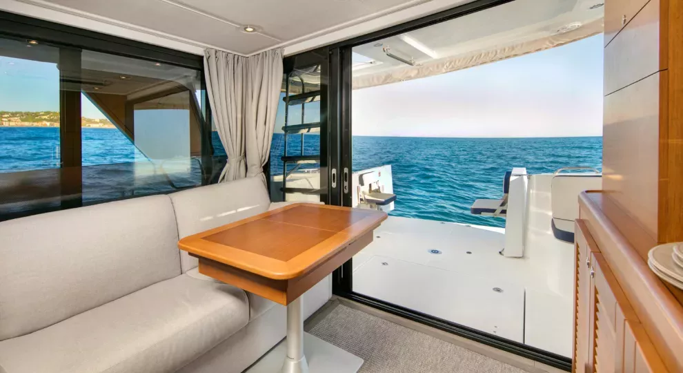 beneteau-swift-trawler-35-aft-cockpit-dining-area.jpg