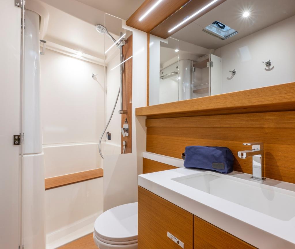 BENETEAU-SAILBOAT-FIRST-60-INTERIOR-DESIGN-15.jpg