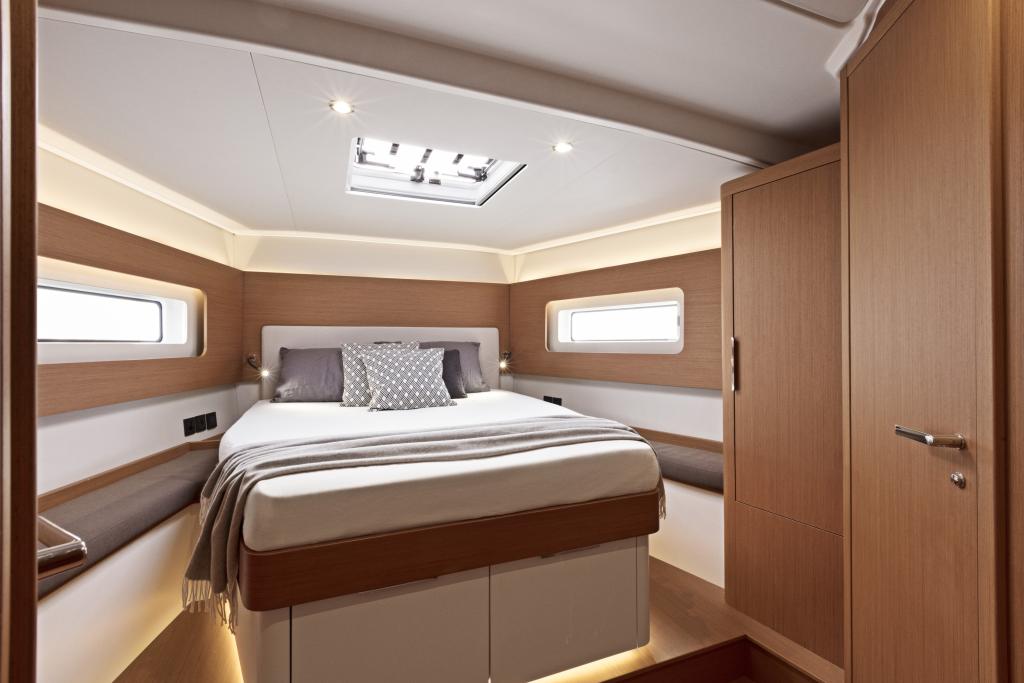 first_53_image_interior_owners_cabin_01.jpg