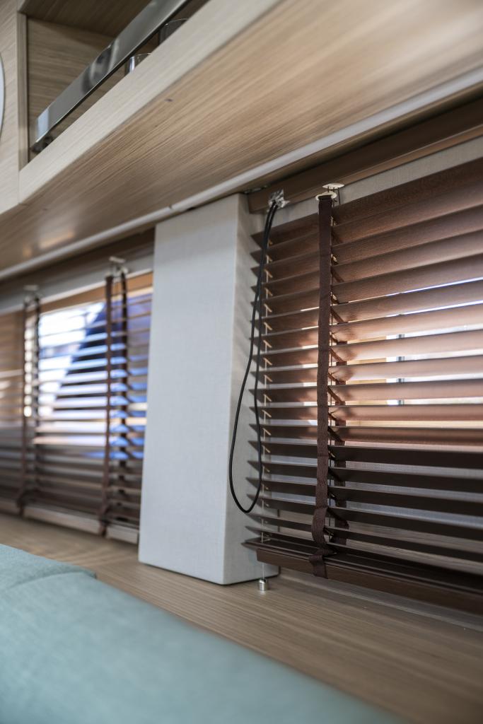 beneteau-oceanis-52-interior-window-blinds-detail.jpg