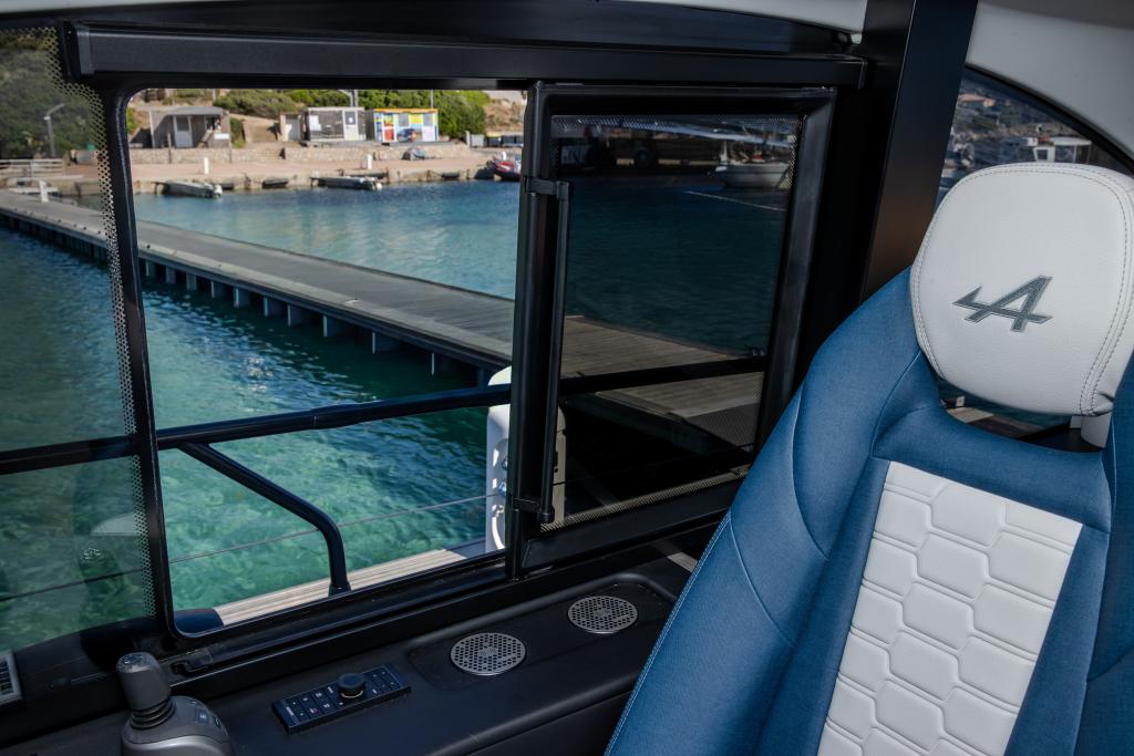 GRAN TURISMO 50 - ALPINE - IMAGE - INTERIOR (4).jpg
