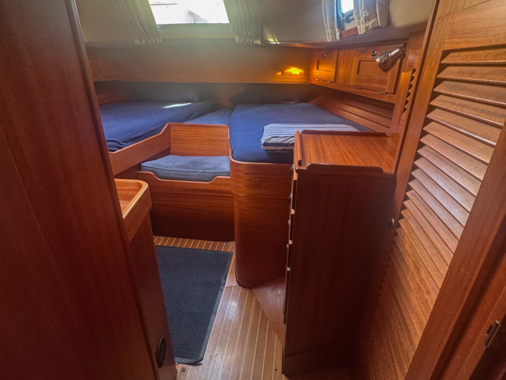 Hallberg-Rassy 42F