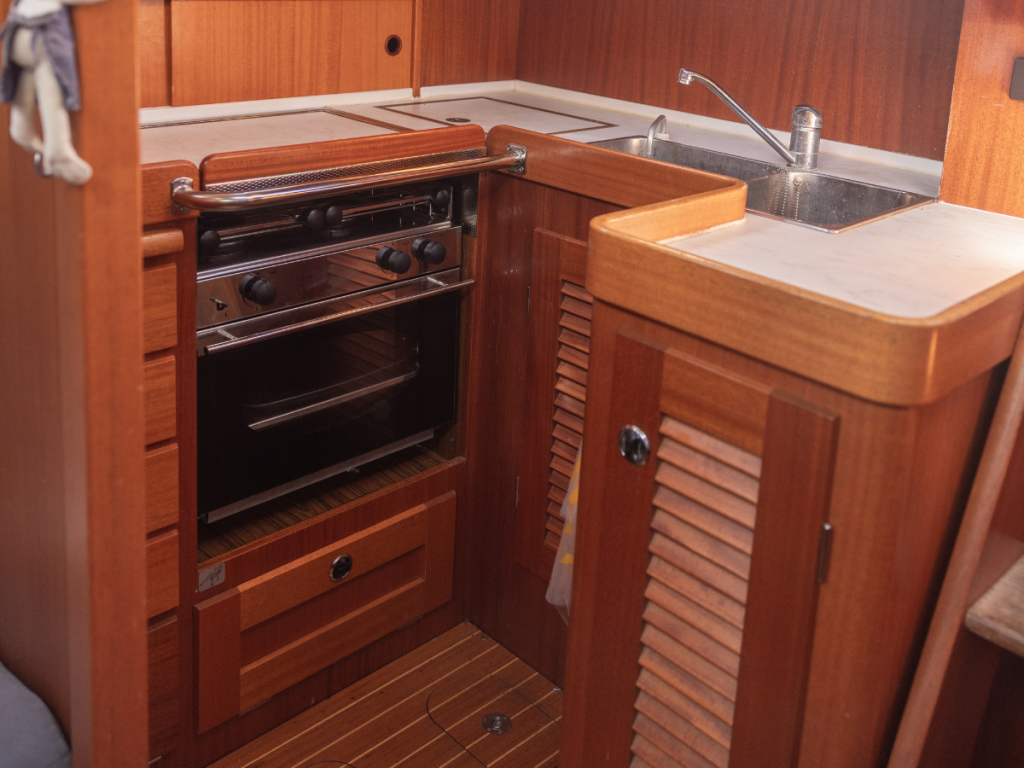 Hallberg-Rassy 42F